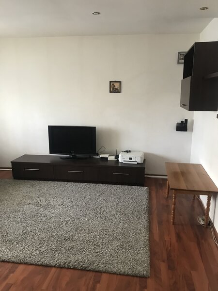 Vitan Mall vis-a-vis, parter,